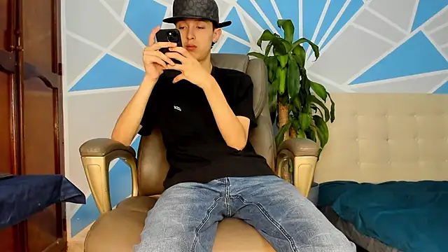 ArthurCox online show from 10-04-25, 05:33