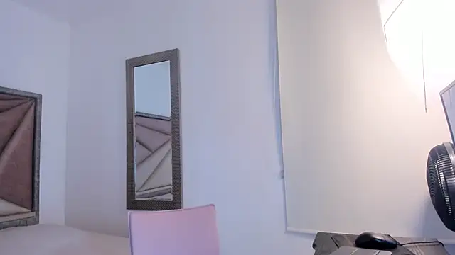 SaraWagner  online show from 12-14-25, 12:16