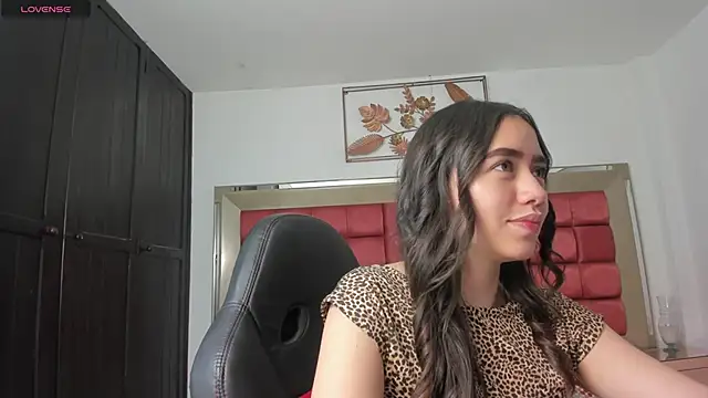 SaraWagner  online show from 06-08-26, 12:14