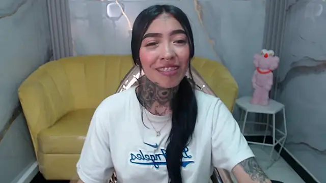 Snapshot of Ashley_Blum_v chatting on 09-10-25, 07:36 Ashley Blum v online show from 09-10-25, 07:36