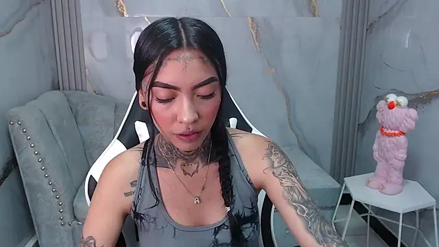 Snapshot of Ashley_Blum_v chatting on 09-15-25, 07:36 Ashley Blum v online show from 09-15-25, 07:36