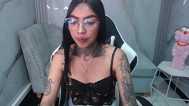 Snapshot of Ashley_Blum_v chatting on 09-18-25, 07:38 Ashley Blum v online show from 09-18-25, 07:38