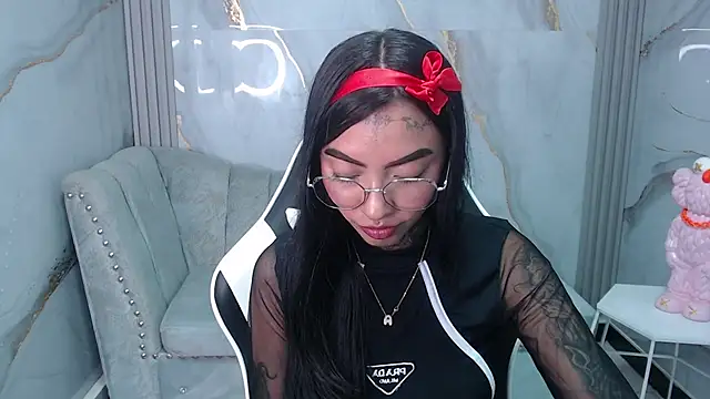 Snapshot of Ashley_Blum_v chatting on 09-25-25, 08:12 Ashley Blum v online show from 09-25-25, 08:12