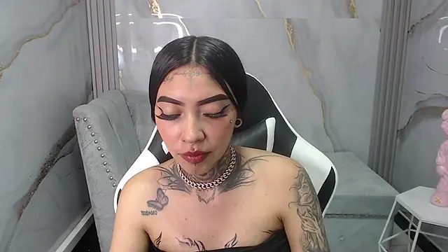 Snapshot of Ashley_Blum_v chatting on 10-12-25, 12:59 Ashley Blum v online show from 10-12-25, 12:59