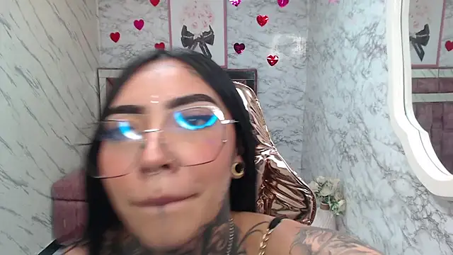 Snapshot of Ashley_Blum_v chatting on 10-27-25, 08:02 Ashley Blum v online show from 10-27-25, 08:02