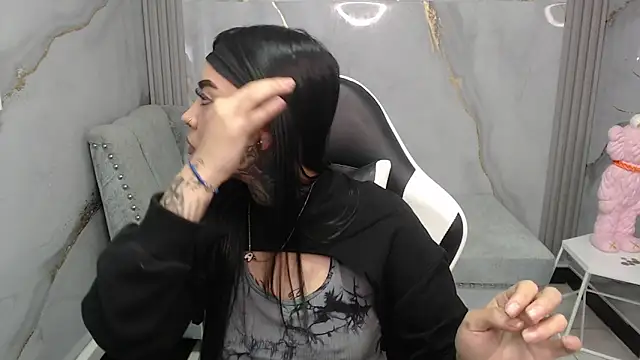 Snapshot of Ashley_Blum_v chatting on 11-24-25, 08:08 Ashley Blum v online show from 11-24-25, 08:08