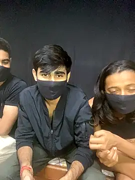 Snapshot of Joy_Love_Roxie chatting on 10-29-25, 06:31 Joy Love Roxie online show from 10-29-25, 06:31