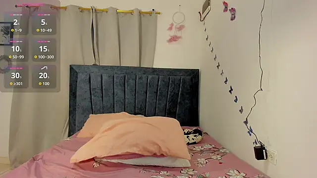 Snapshot of emmie_bunny chatting on 09-17-25, 10:33 emmie bunny online show from 09-17-25, 10:33