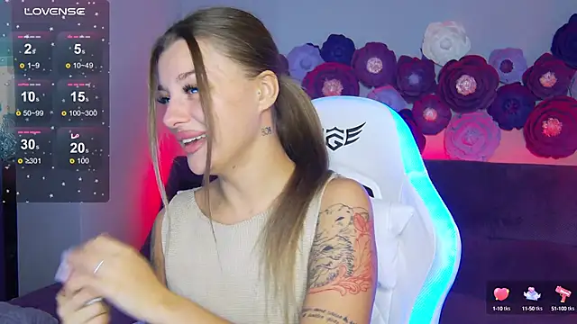 LindaBrilliant online show from 09-22-25, 03:30