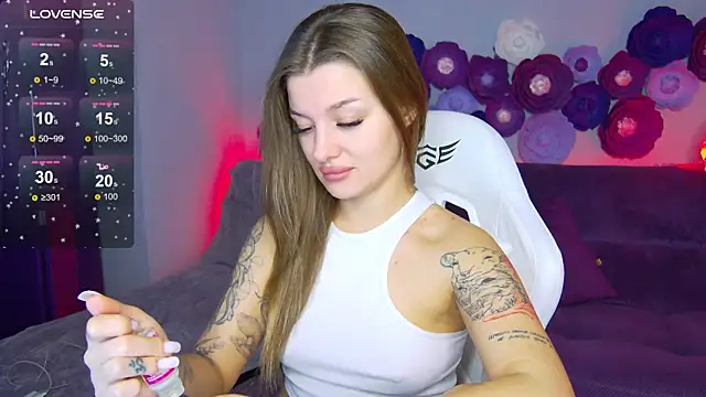 LindaBrilliant online show from 10-23-25, 02:11