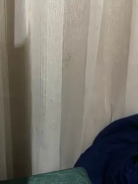 Snapshot of Jhowleal11 chatting on 09-10-25, 04:45 Jhowleal11 online show from 09-10-25, 04:45