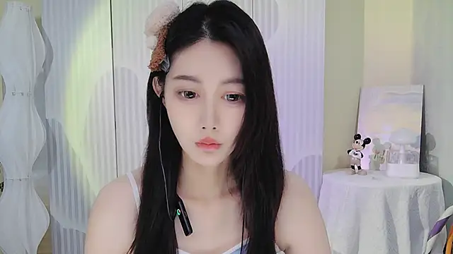 Nuan Qi online show from 09-25-25, 12:47