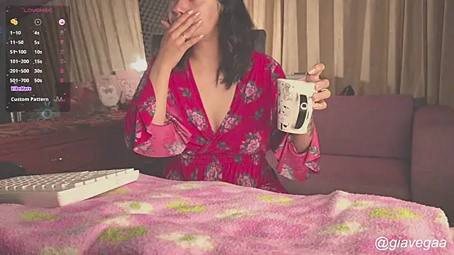 gigifontaine   online show from 11-30-25, 11:42