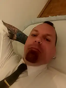 Snapshot of Premium-Jogurt chatting on 11-18-25, 03:45 Premium-Jogurt online show from 11-18-25, 03:45