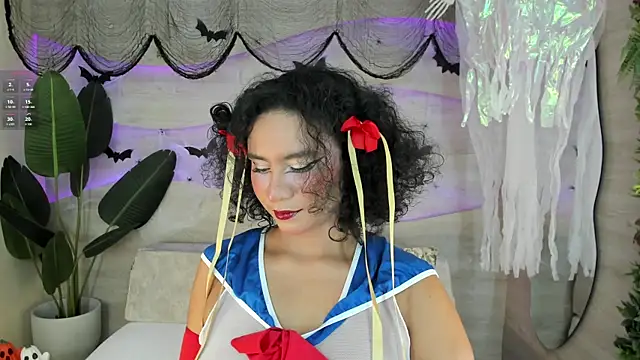 Snapshot of ellette__ chatting on 10-30-25, 05:35 ellette online show from 10-30-25, 05:35