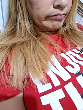 Snapshot of saraferrer151 chatting on 01-07-26, 05:43 saraferrer151 online show from 01-07-26, 05:43