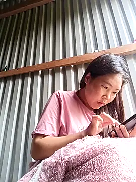 Snapshot of vivi_cute chatting on 09-12-25, 02:22 vivi cute online show from 09-12-25, 02:22