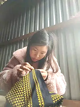 Snapshot of vivi_cute chatting on 09-27-25, 08:41 vivi cute online show from 09-27-25, 08:41