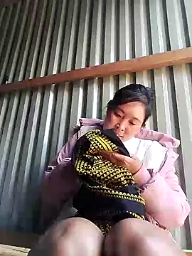 Snapshot of vivi_cute chatting on 10-09-25, 07:50 vivi cute online show from 10-09-25, 07:50