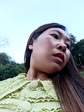 Snapshot of vivi_cute chatting on 10-12-25, 10:36 vivi cute online show from 10-12-25, 10:36