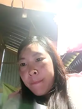 Snapshot of vivi_cute chatting on 10-20-25, 02:12 vivi cute online show from 10-20-25, 02:12
