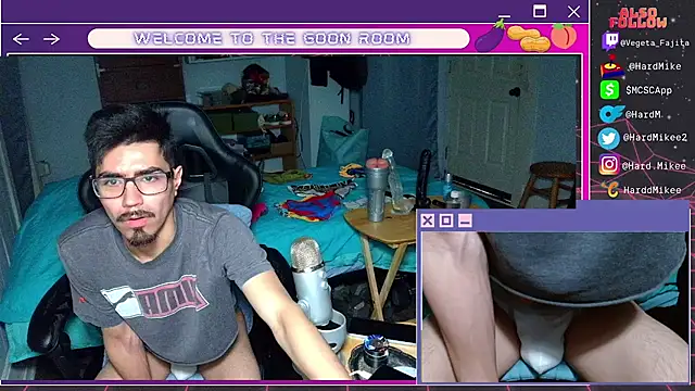 Snapshot of HarddMikee chatting on 07-25-26, 09:23 HarddMikee online show from 07-25-26, 09:23