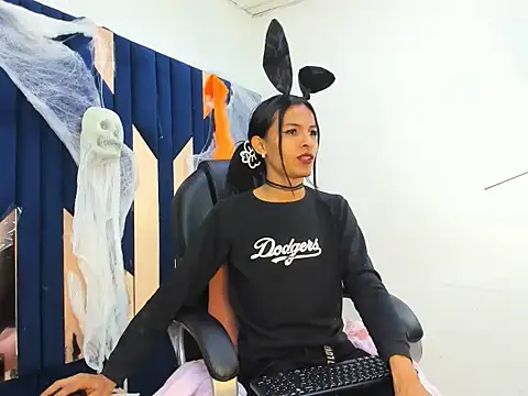 Aisha hotts777 online show from 11-01-25, 11:07