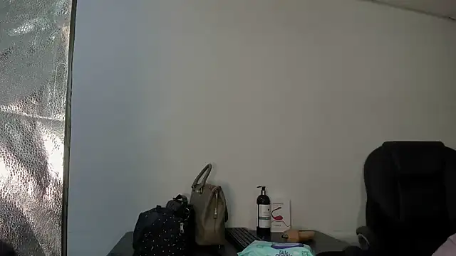 Aisha hotts777 online show from 12-15-25, 02:27