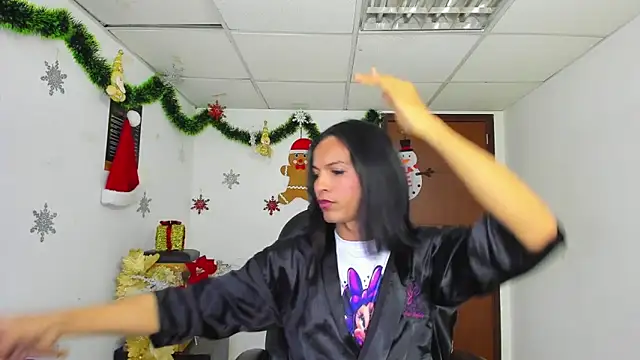 Snapshot of Aisha_hotts777 chatting on 12-23-25, 08:01 Aisha hotts777 online show from 12-23-25, 08:01