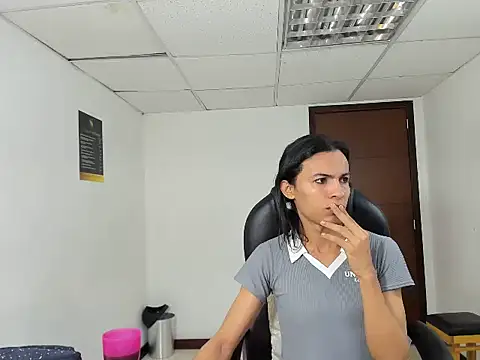 Snapshot of Aisha_hotts777 chatting on 02-12-26, 03:45 Aisha hotts777 online show from 02-12-26, 03:45