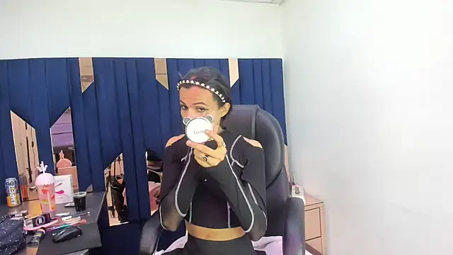 Aisha hotts777 online show from 04-22-26, 03:31