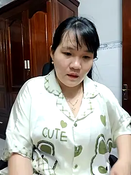 Snapshot of _Babyrose_ chatting on 10-14-25, 04:19 Babyrose online show from 10-14-25, 04:19