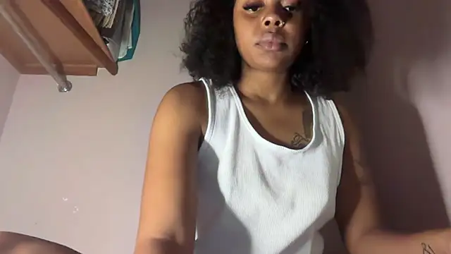 Liaprettygirl online show from 03-15-26, 07:36