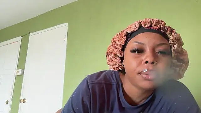 Liaprettygirl online show from 03-23-26, 01:15