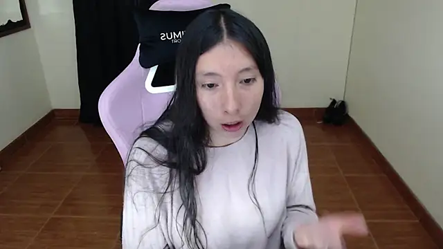 Snapshot of ScarlettShirahoshi chatting on 10-01-25, 03:18 ScarlettShirahoshi online show from 10-01-25, 03:18