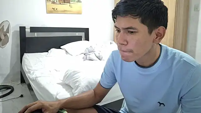 Snapshot of Ajhg98 chatting on 02-07-26, 03:05 Ajhg98 online show from 02-07-26, 03:05