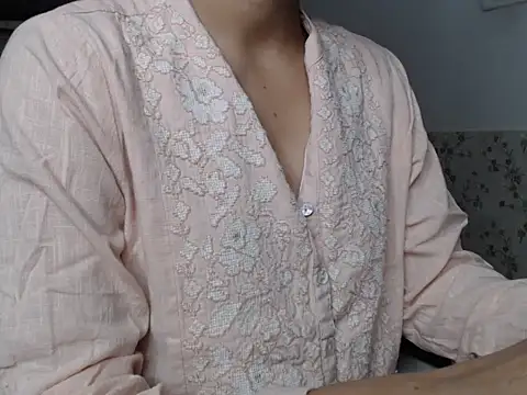 snow white123 online show from 09-08-25, 07:57