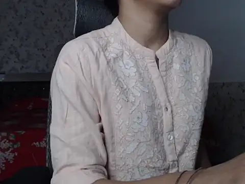 snow white123 online show from 10-05-25, 08:18