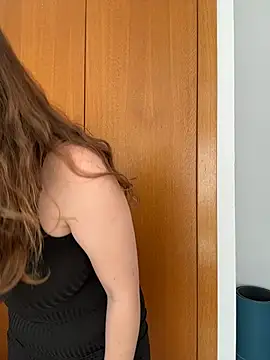 TenderLaGlamor online show from 02-25-26, 11:53