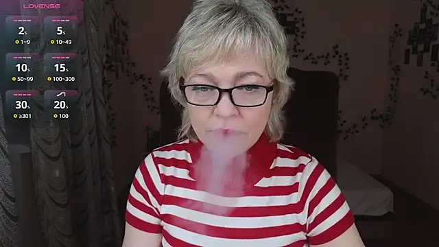 Snapshot of Rosette_Pricky chatting on 11-06-25, 01:23 Rosette Pricky online show from 11-06-25, 01:23