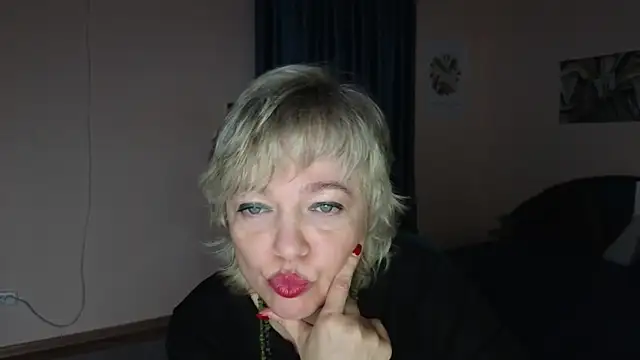 Snapshot of Rosette_Pricky chatting on 11-08-25, 02:28 Rosette Pricky online show from 11-08-25, 02:28