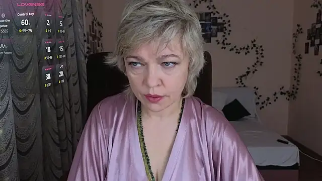 Snapshot of Rosette_Pricky chatting on 11-20-25, 02:28 Rosette Pricky online show from 11-20-25, 02:28