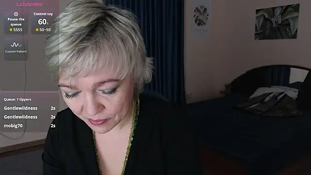 Snapshot of Rosette_Pricky chatting on 12-13-25, 07:53 Rosette Pricky online show from 12-13-25, 07:53