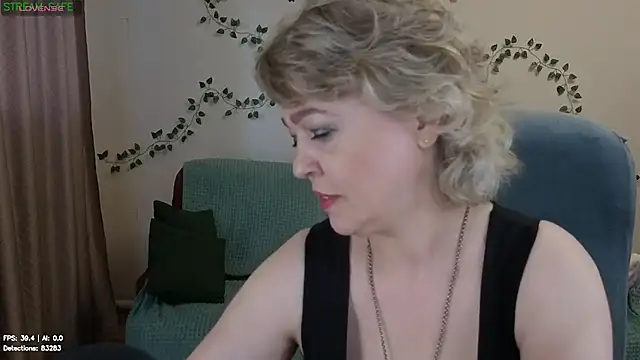 Snapshot of Rosette_Pricky chatting on 08-05-26, 01:47 Rosette Pricky online show from 08-05-26, 01:47