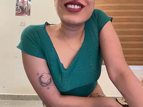 LucytheDevilQueen online show from 12-18-25, 02:50