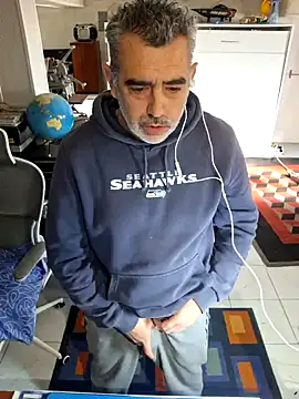 Snapshot of -Jim-Cummer- chatting on 10-12-25, 07:51 -Jim-Cummer- online show from 10-12-25, 07:51