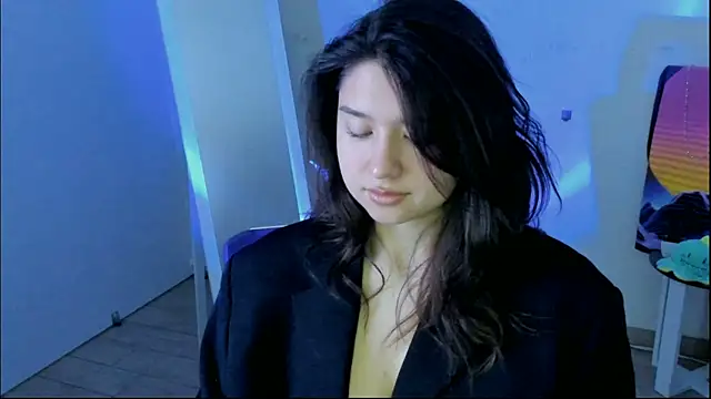 Snapshot of Sandra_Curly chatting on 12-18-25, 10:38 Sandra Curly online show from 12-18-25, 10:38