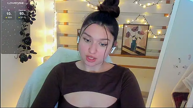 Snapshot of Sandra_Curly chatting on 02-11-26, 03:39 Sandra Curly online show from 02-11-26, 03:39