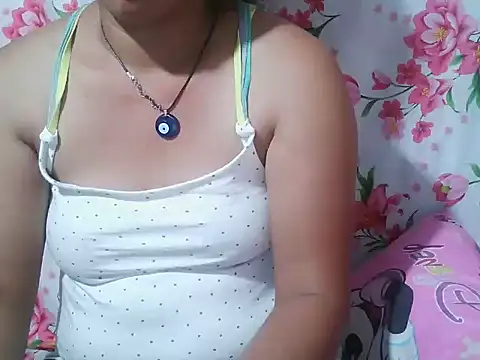 Snapshot of Shizukah_Sun chatting on 09-09-25, 09:25 Shizukah Sun online show from 09-09-25, 09:25