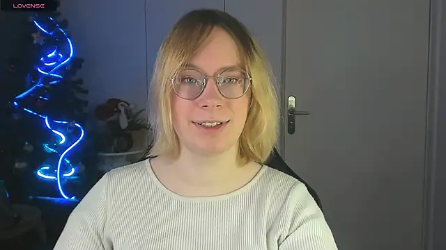 Snapshot of Amanda_Butlerr chatting on 12-18-25, 09:59 Amanda Butlerr online show from 12-18-25, 09:59